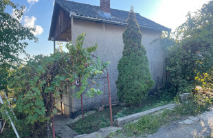 PANORÁMÁS TELEK KIS HÁZZAL A SZŐLÉSZ DŰLŐBEN