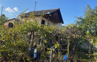 PANORÁMÁS TELEK KIS HÁZZAL A SZŐLÉSZ DŰLŐBEN