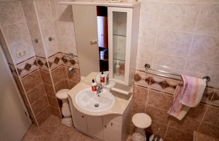 CSALÁDI FÉSZEK PÉCS-MAGYARÜRÖGBEN